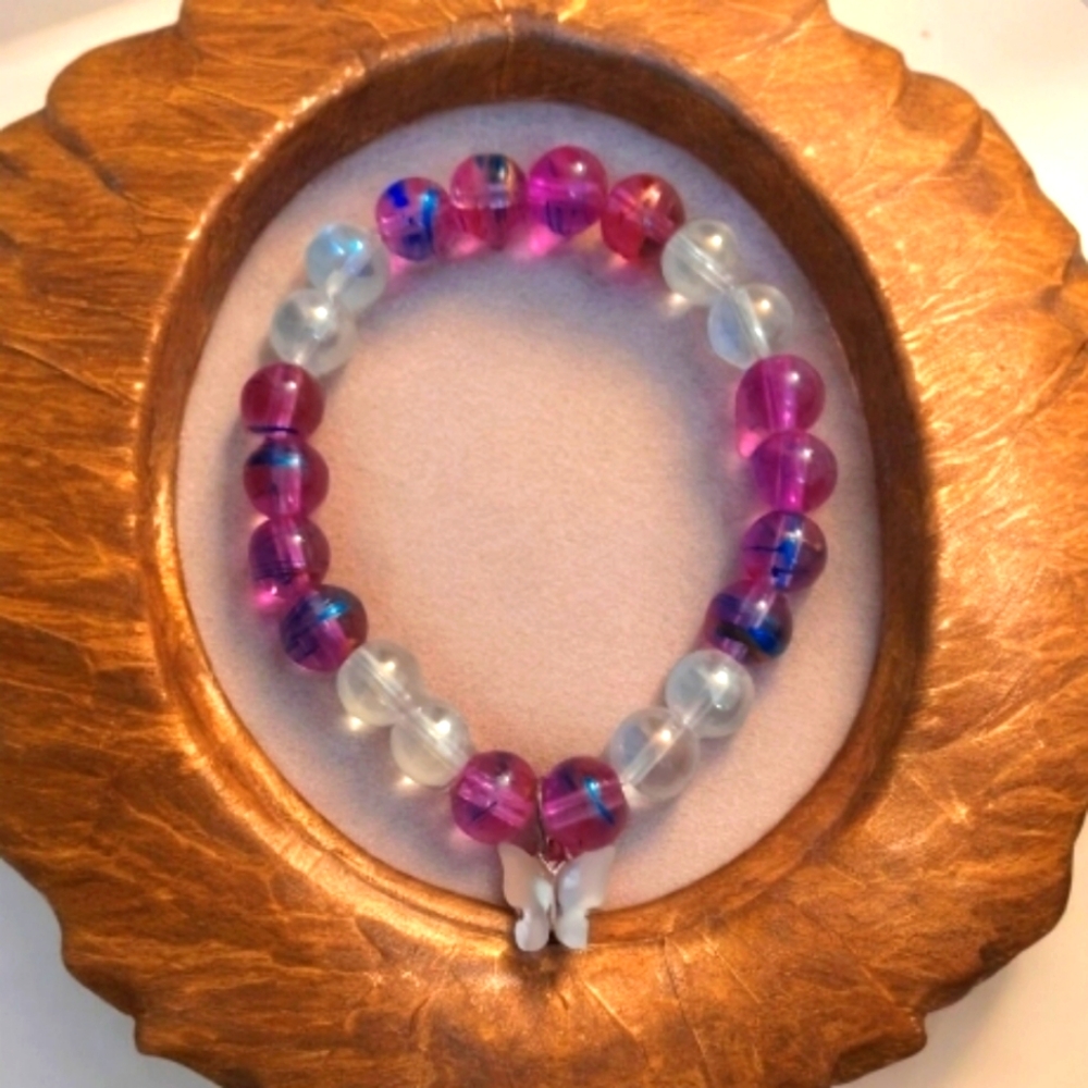 Butterfly charm beaded bracelet (handmade)